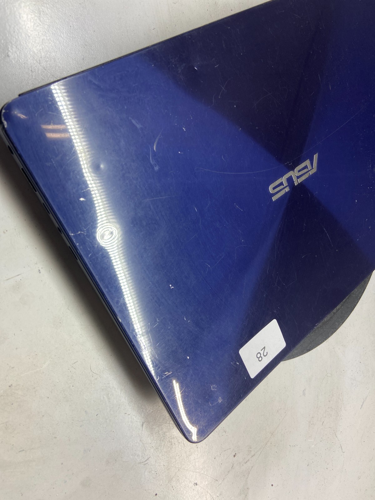 Asus Zenbook UX430U Intel Core i7-7500u 2.7GHz 8GB NO HDD