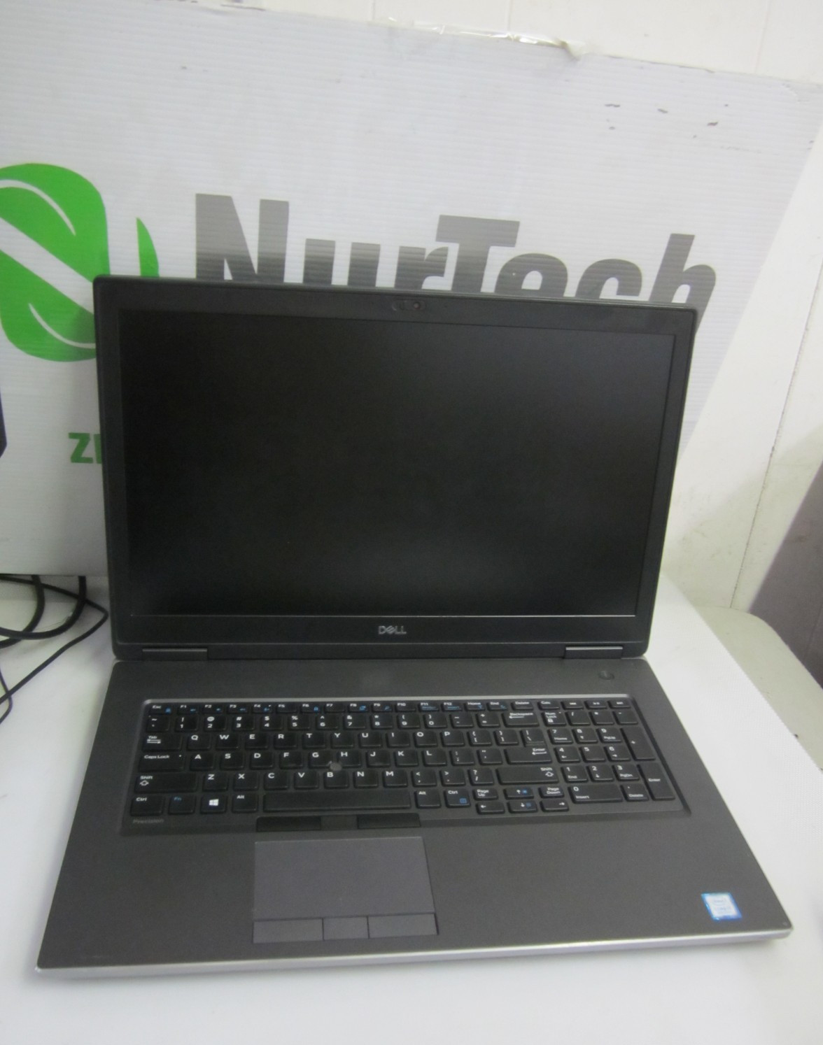 Dell Precision 7740 i7 9850H, 32GB, 2.60GHz 512gb M2SSD UBUNTU LAPTOP + AC