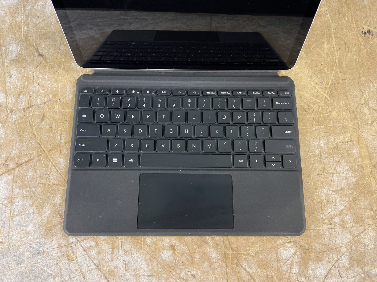 MICROSOFT SURFACE GO 2 1926 M3-8100Y @ 1.1GHz, 4GB RAM, 64GB SSD