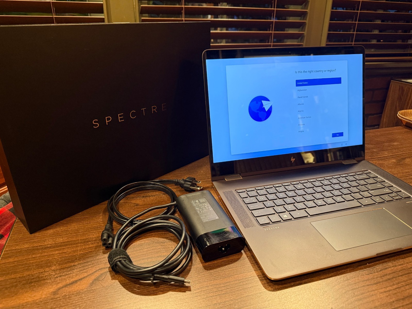 HP Spectre x360 15-bl112dx 15.6″ 4K Touch i7-8550U 16GB 512GB SSD MX150 Dark Ash
