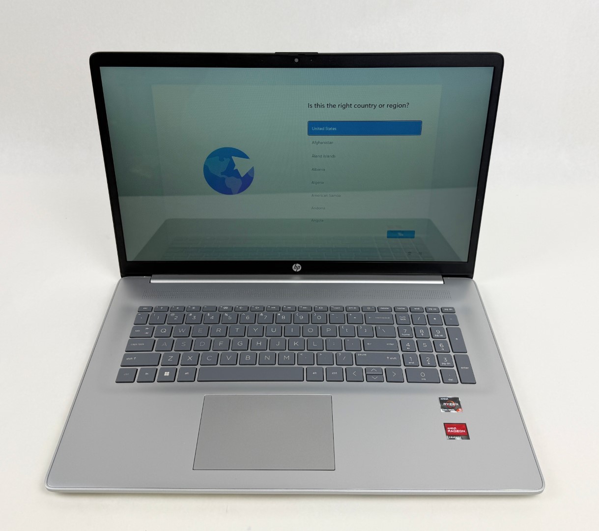 HP 17-cp3035cl 17.3″ 1600×900 Touch Ryzen 5 7530U 12GB 128GB SSD W11H Laptop