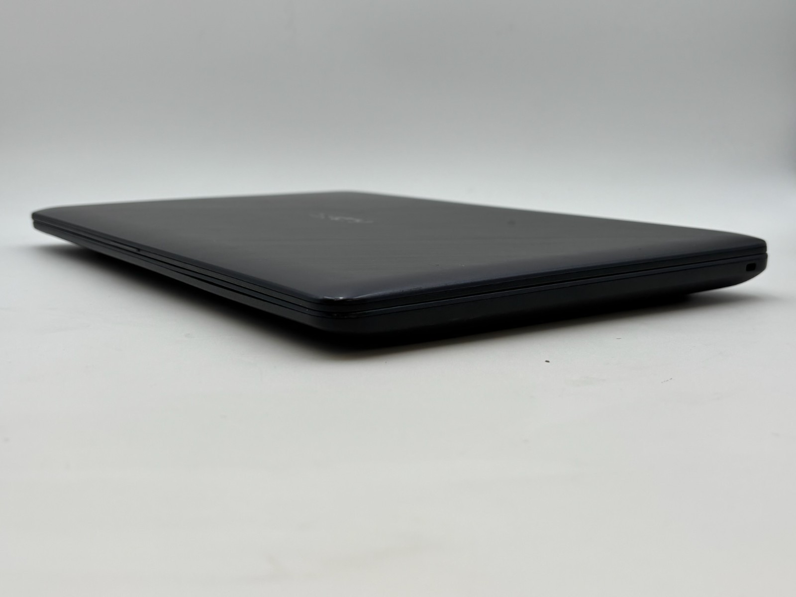 Asus VivoBook X540MAR_R543MA 15.6″ 1 TB HDD 4 GB RAM Celeron N4020 Win 11 Home
