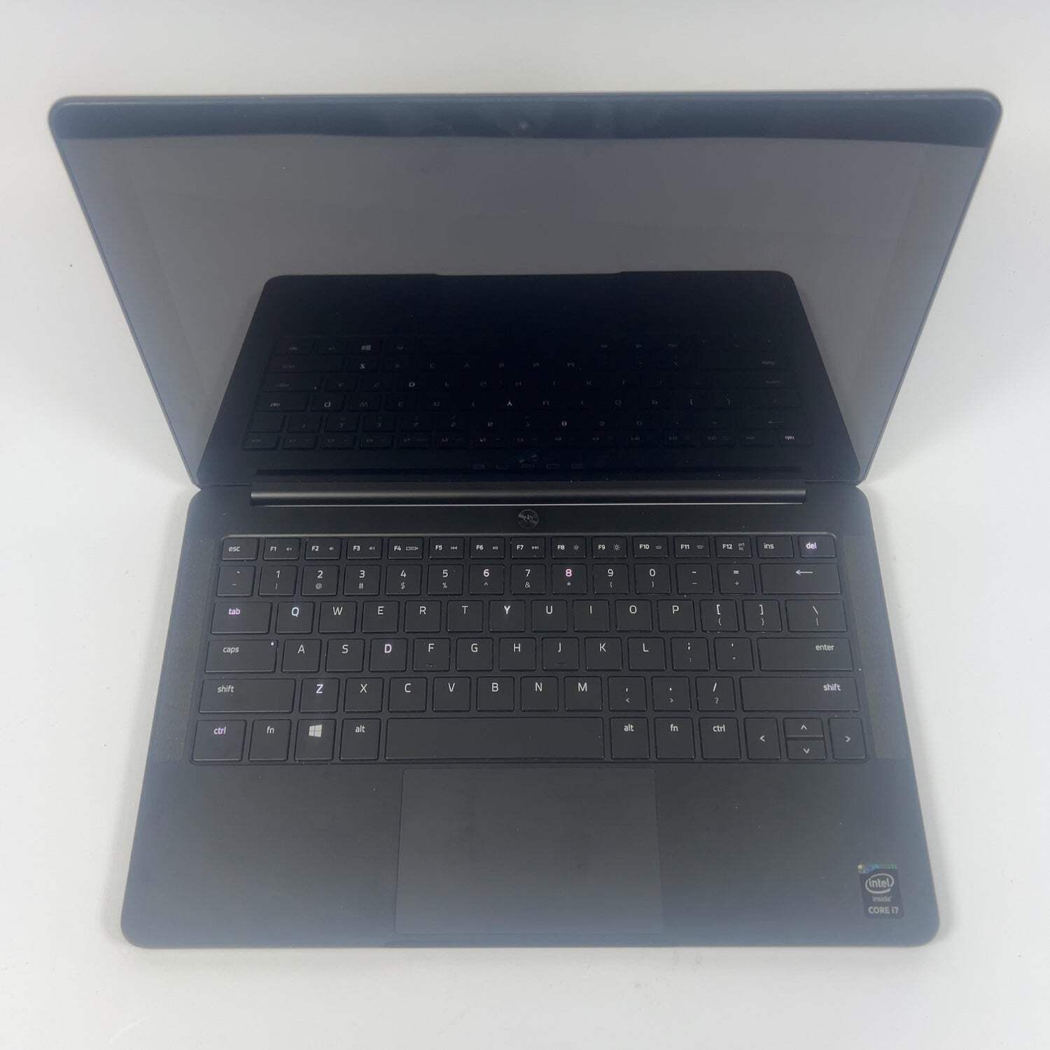Razer Blade Stealth 13 RZ09-01682 12.5 i7-6500U 2.5GHz 8GB RAM 256GB SSD
