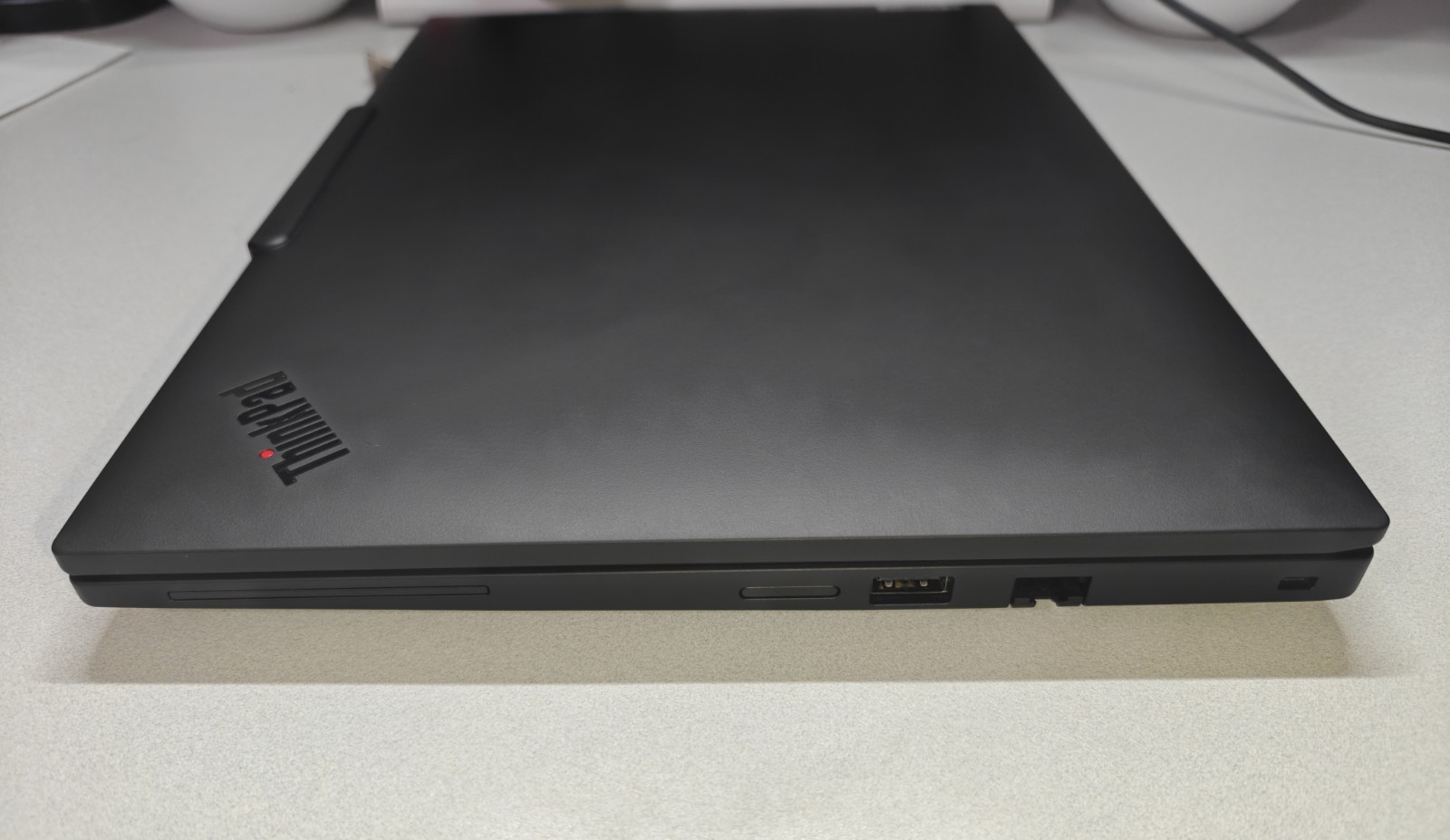 Lenovo ThinkPad T14 Gen 5 14in Ryzen 7 PRO 8840U 16GB 512GB SSD Win10