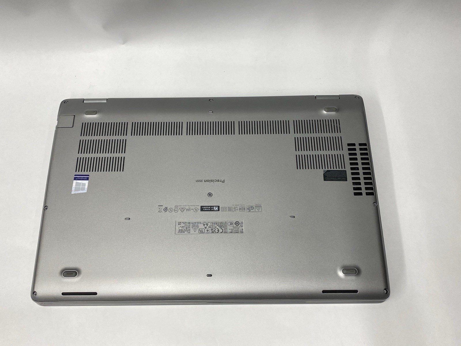Dell Precision 3551 – FHD – i7-10850H – 16GB – 256SSD – W11P – READ