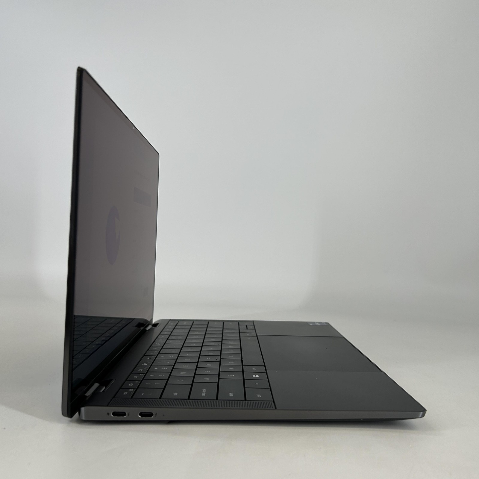 Dell Latitude 9440 (2-in-1) 14 Gray 2K TOUCH 1.8 GHz i7-1365U 32GB 1TB SSD Good