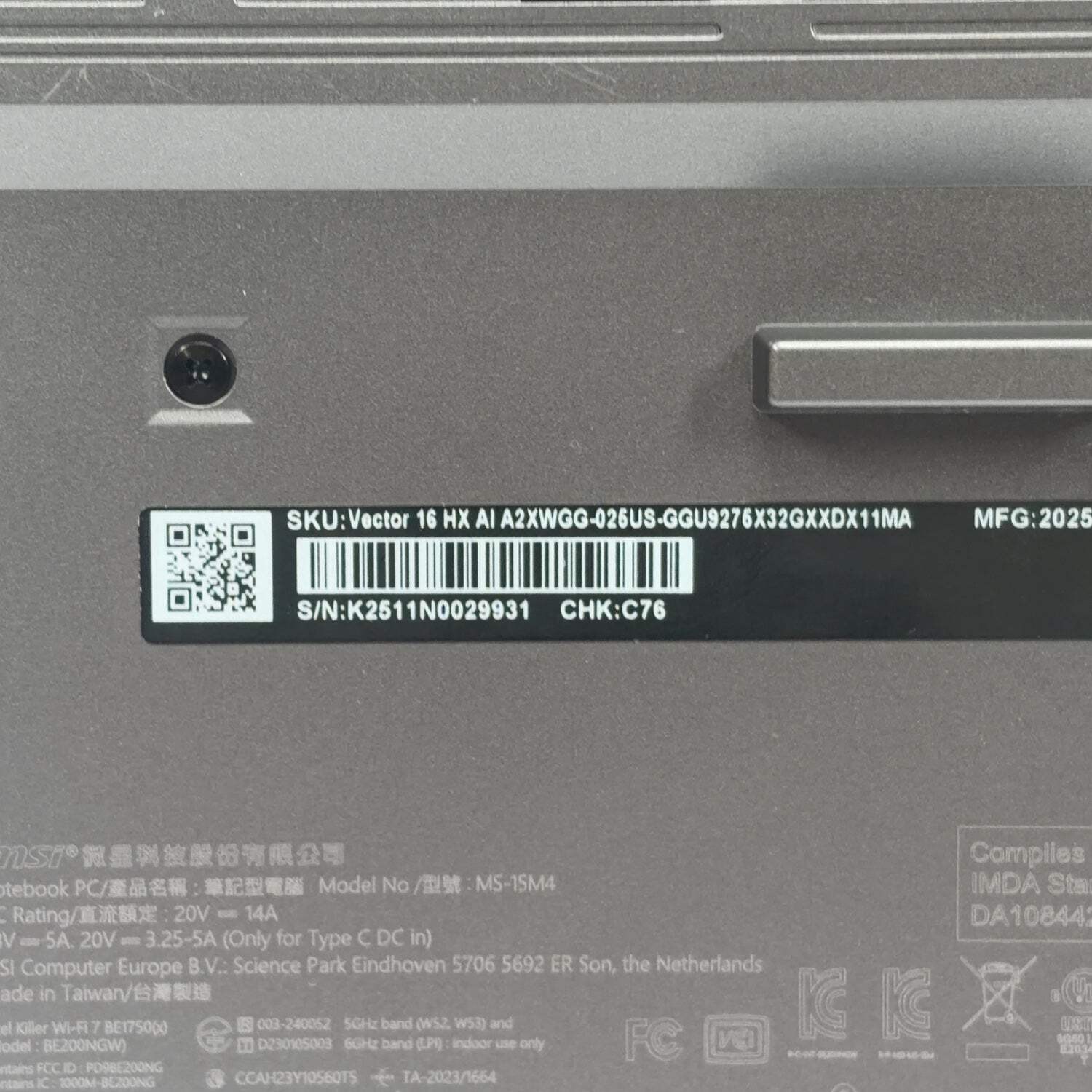 MSI Vector 16 HX AI A2XWGG 16″ Core Ultra 9 275HX 2.7GHz 32GB RAM 1TB SSD