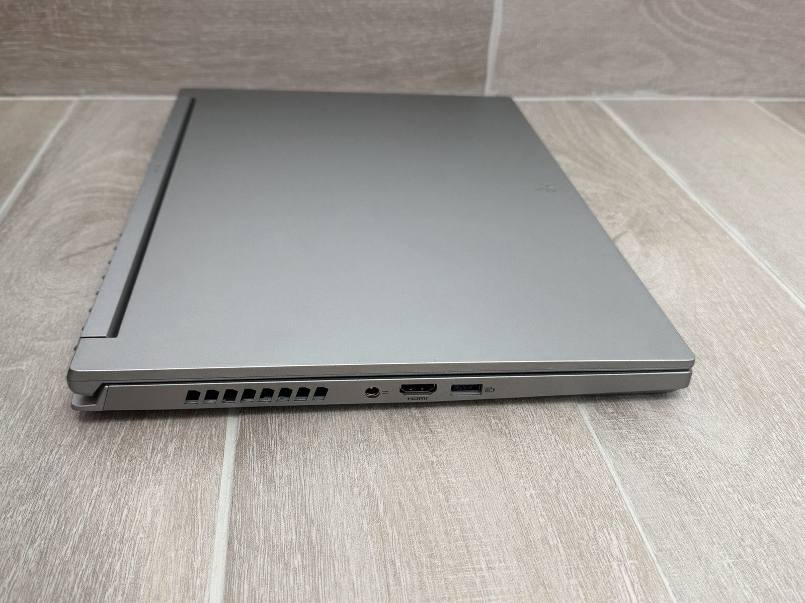 Acer Predator Triton 300 SE 16″ Core i7-12700H GeForce RTX 3060 8GB 1TB NVMe
