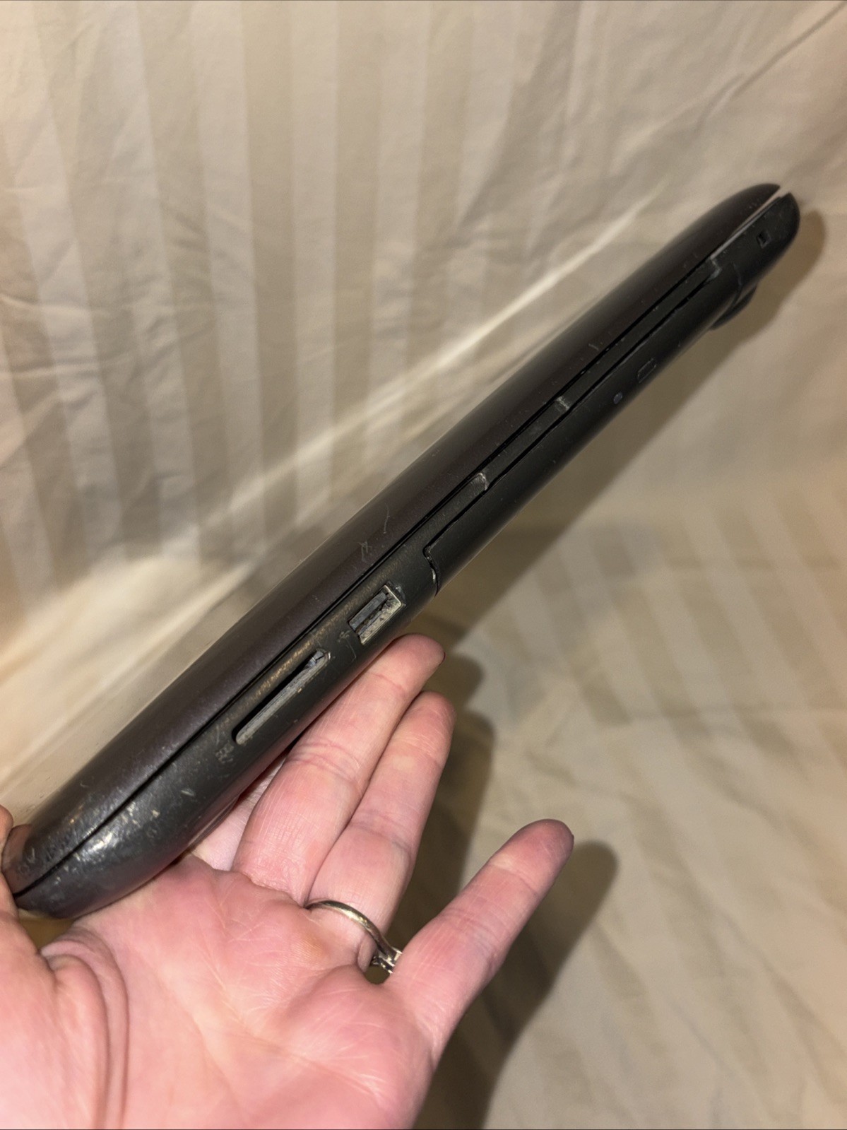 17.3″ Dell INSPIRON 17 5767 Laptop i5-7200U @ 2.50GHz 8GB RAM 500GB HDD Win 10H