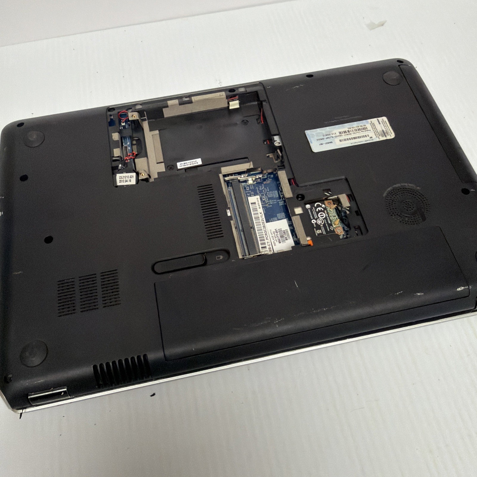 HP Pavilion dv6-7020us Widescreen Notebook Computer for parts or repair