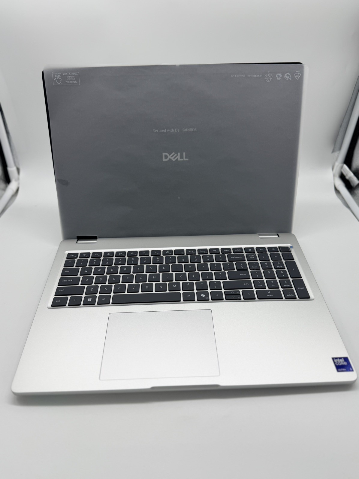 Dell Laptop PRO 16 PLUS PB16250 16″ Intel Core Ultra 5 235U 256GB- Silver W/11