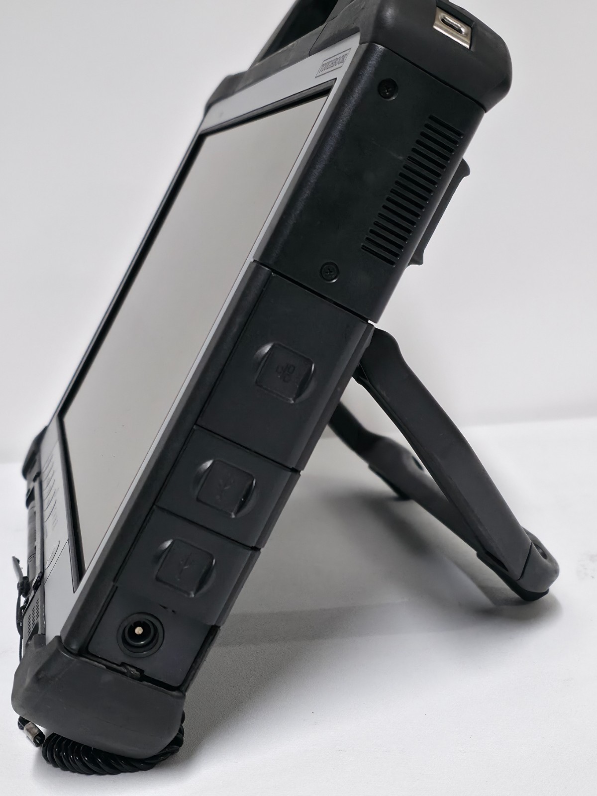 PANASONIC TOUGHBOOK CF-D1 MK3 13.3″ TOUCH i5-6300U 2.40GHZ 8GB 500GB WIN10