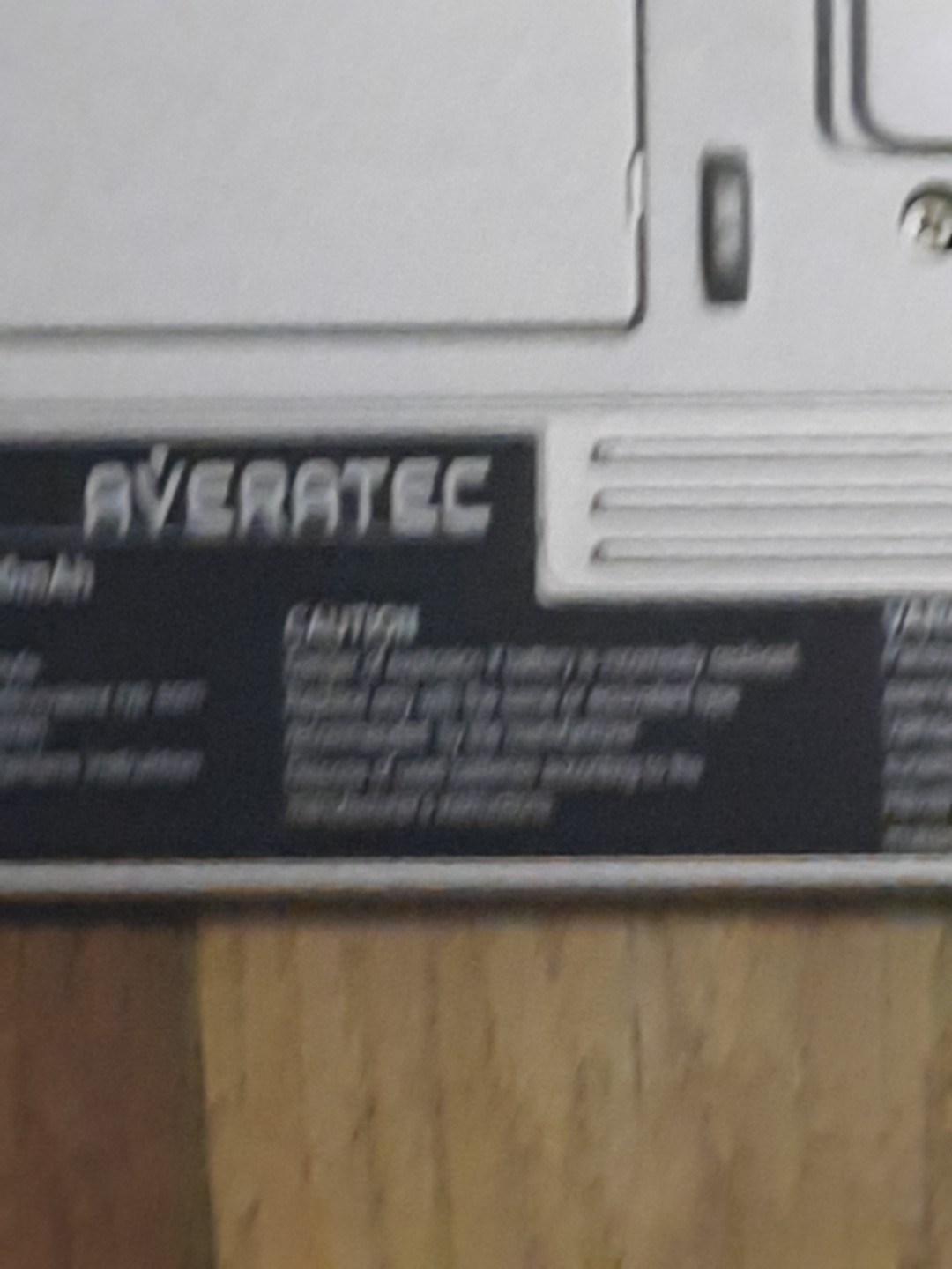AVERATEC 6240 combination laptop & stand alone DVD player No charger