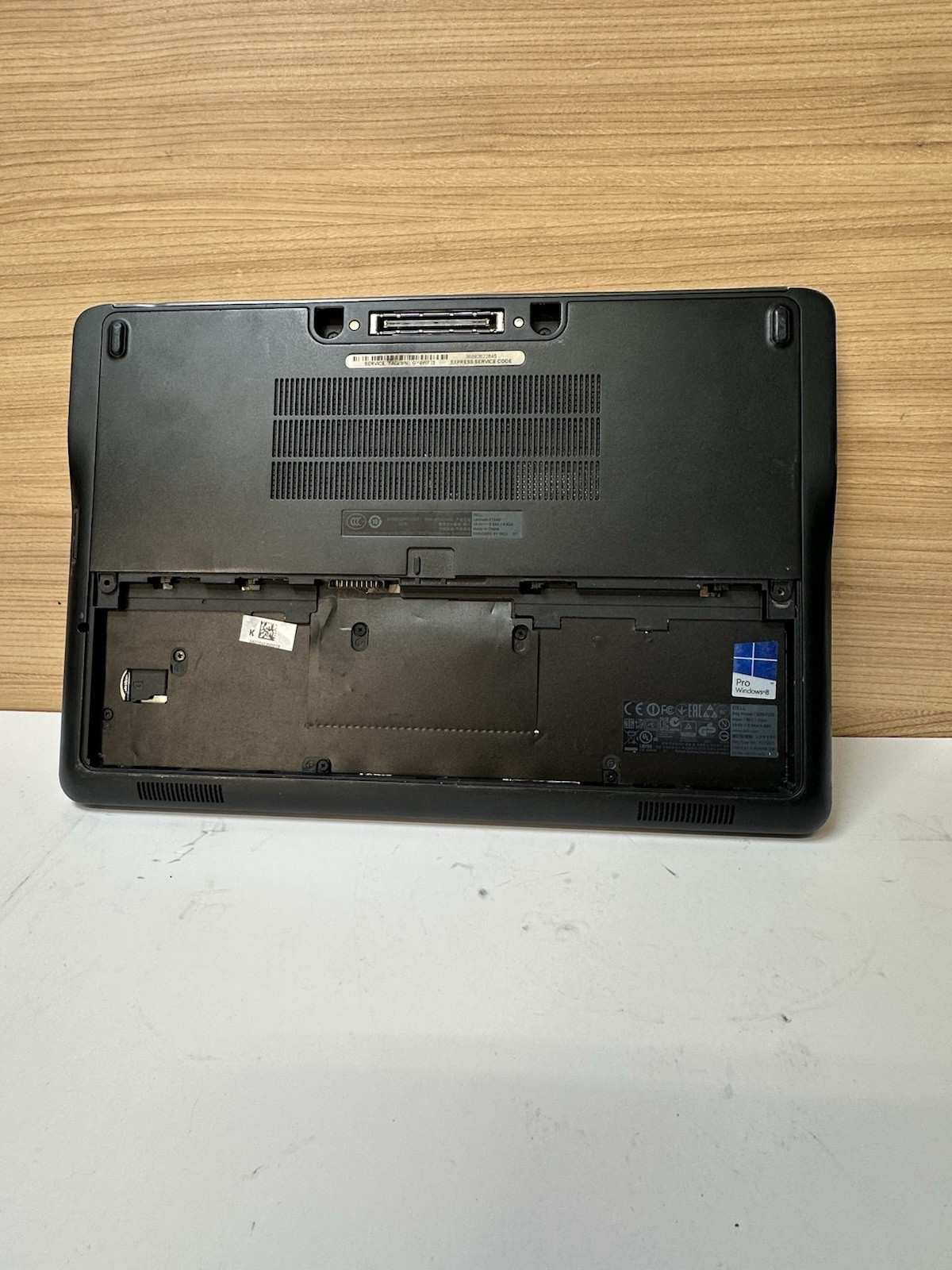 DELL Latitude E7240 i7-4600U 8GB NO SSD NO BATTERY NO POWER SUPPLY (UNTESTED)