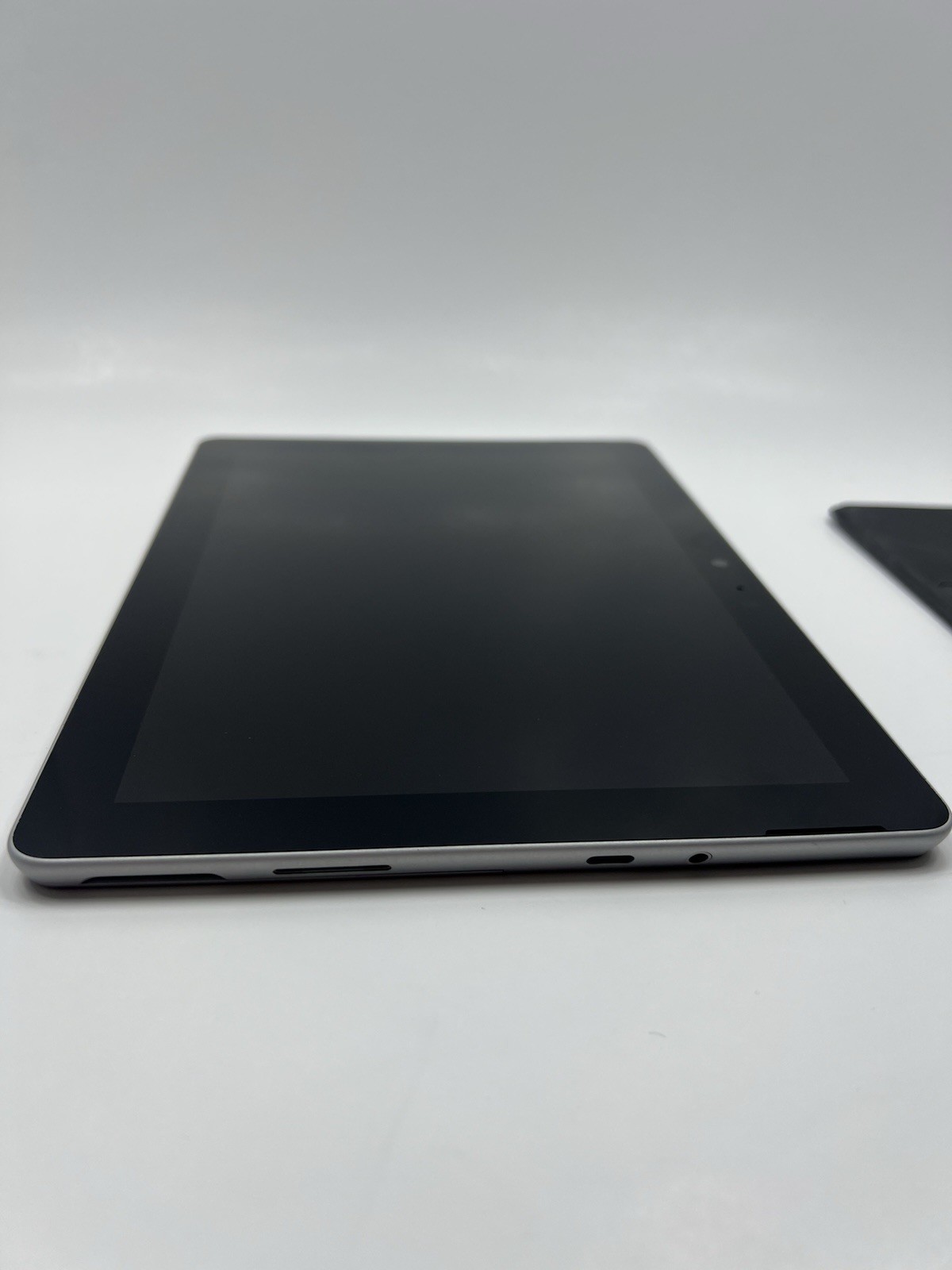 Microsoft Surface Go 1824 128GB, 8GB RAM, Intel Keyboard Stylus Windows 10 pro