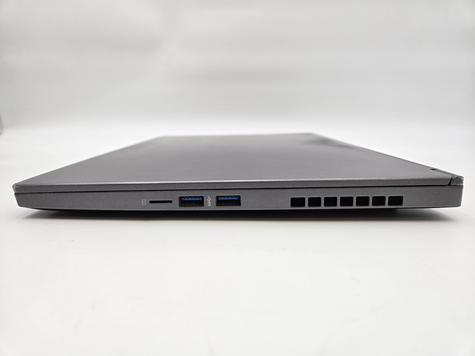 MAINGEAR Vector Pro 15″ FHD I7-11800H 1TB SSD 32GB W11P RTX 3070 240Hz *READ*
