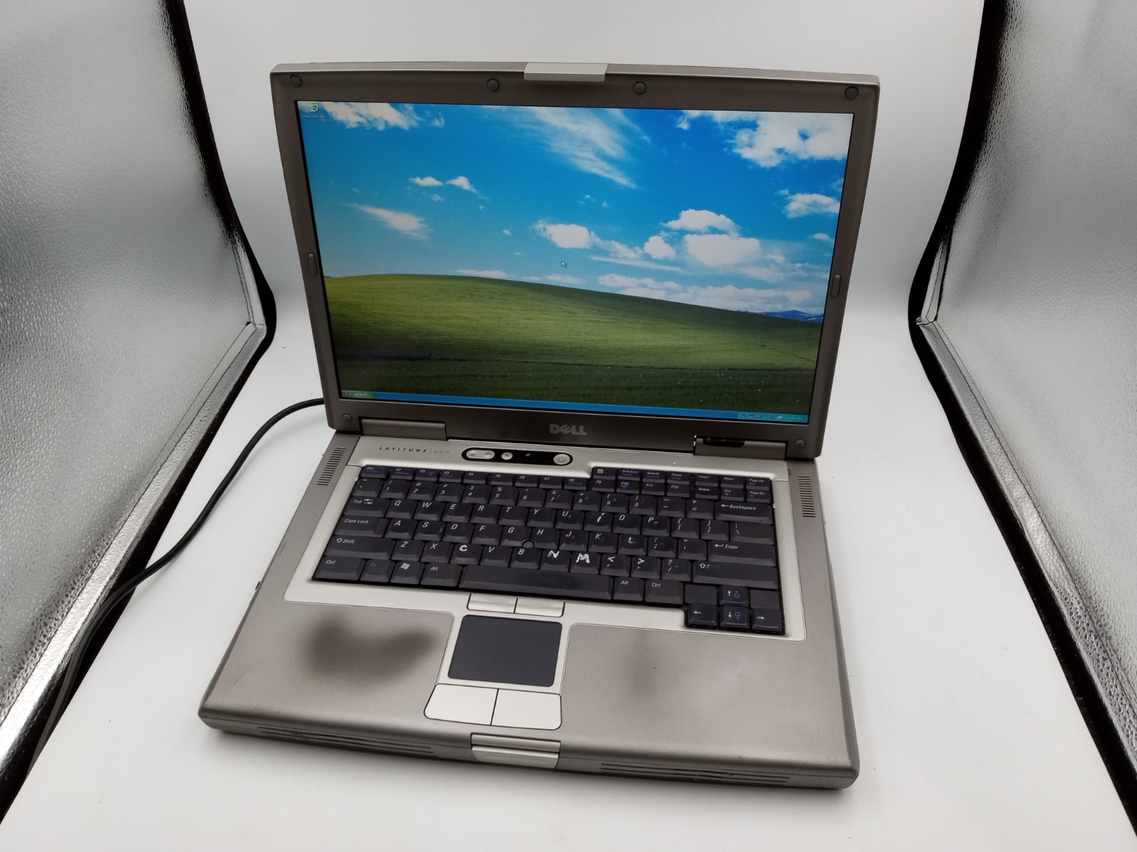 Dell Latitude D810 Intel Pentium 2GB RAM 30GB HDD Windows XP – READ -RR