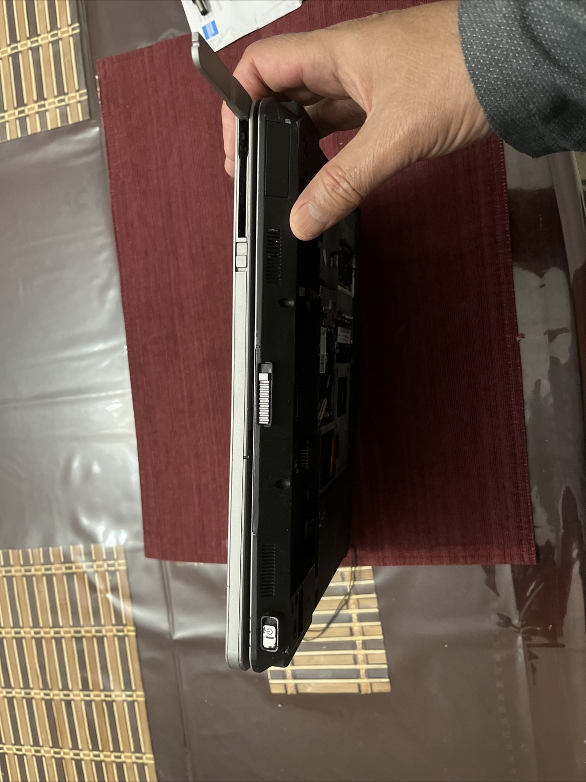 HP EliteBook 2740p Tablet Laptop For Parts Boots to BIOS NO HDD/Battery/RAM JR