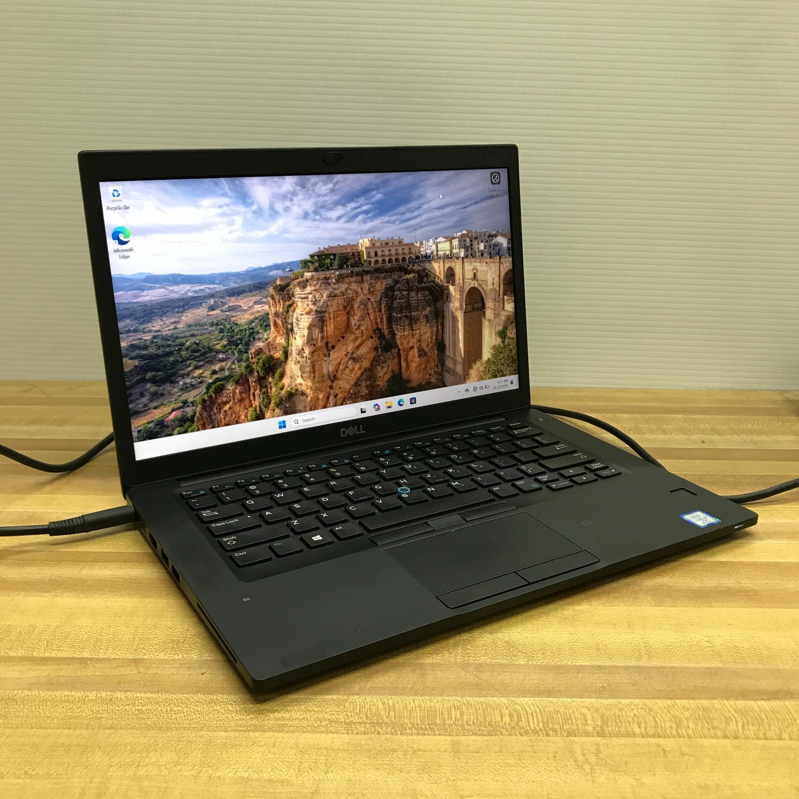 Dell Latitude 7490 14″ Laptop i7-8650U 1.90GHz 16GB RAM 512GB SSD Windows 11 Pro