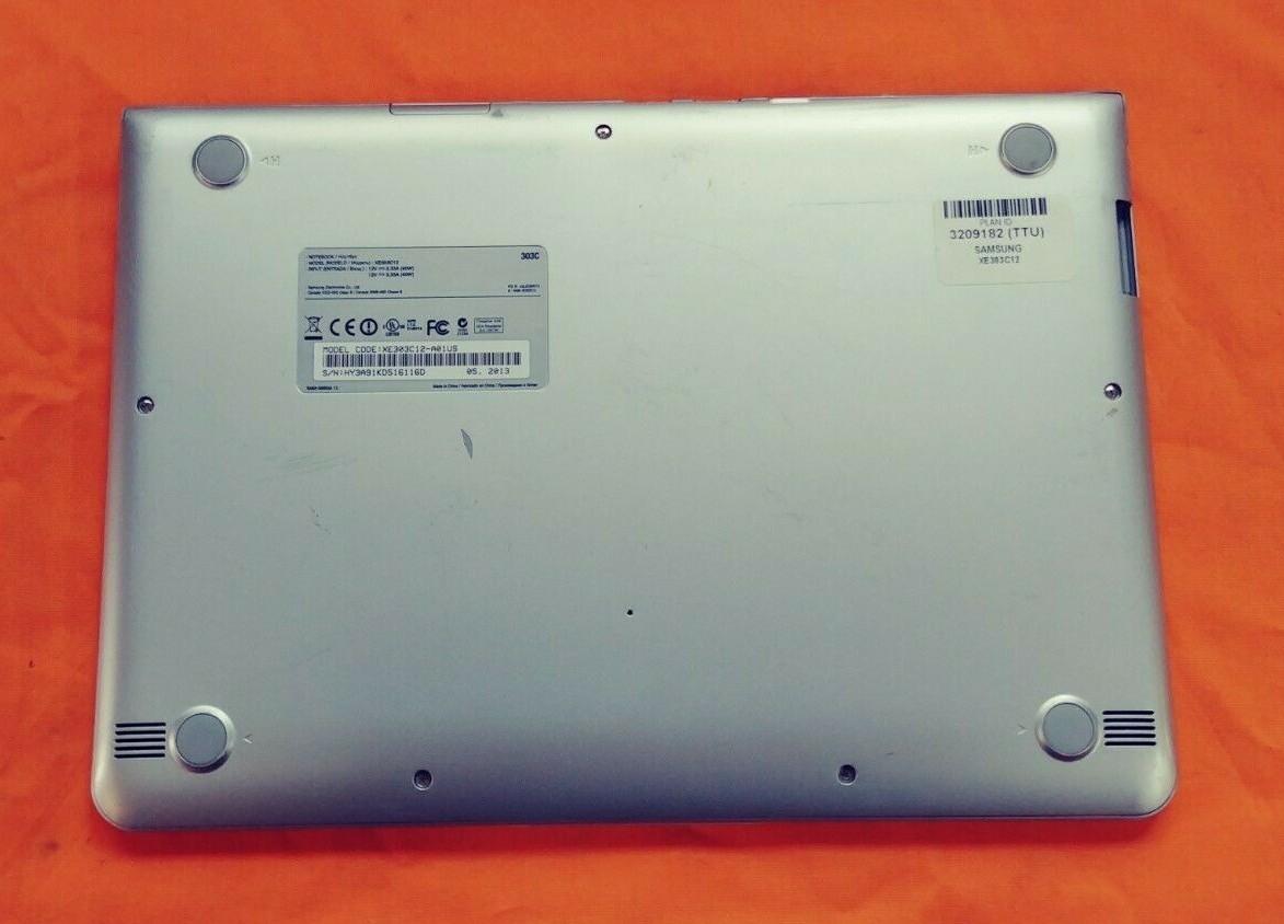 Samsung XE303C12-A01US Samsung Silver w/ power adapter (*)