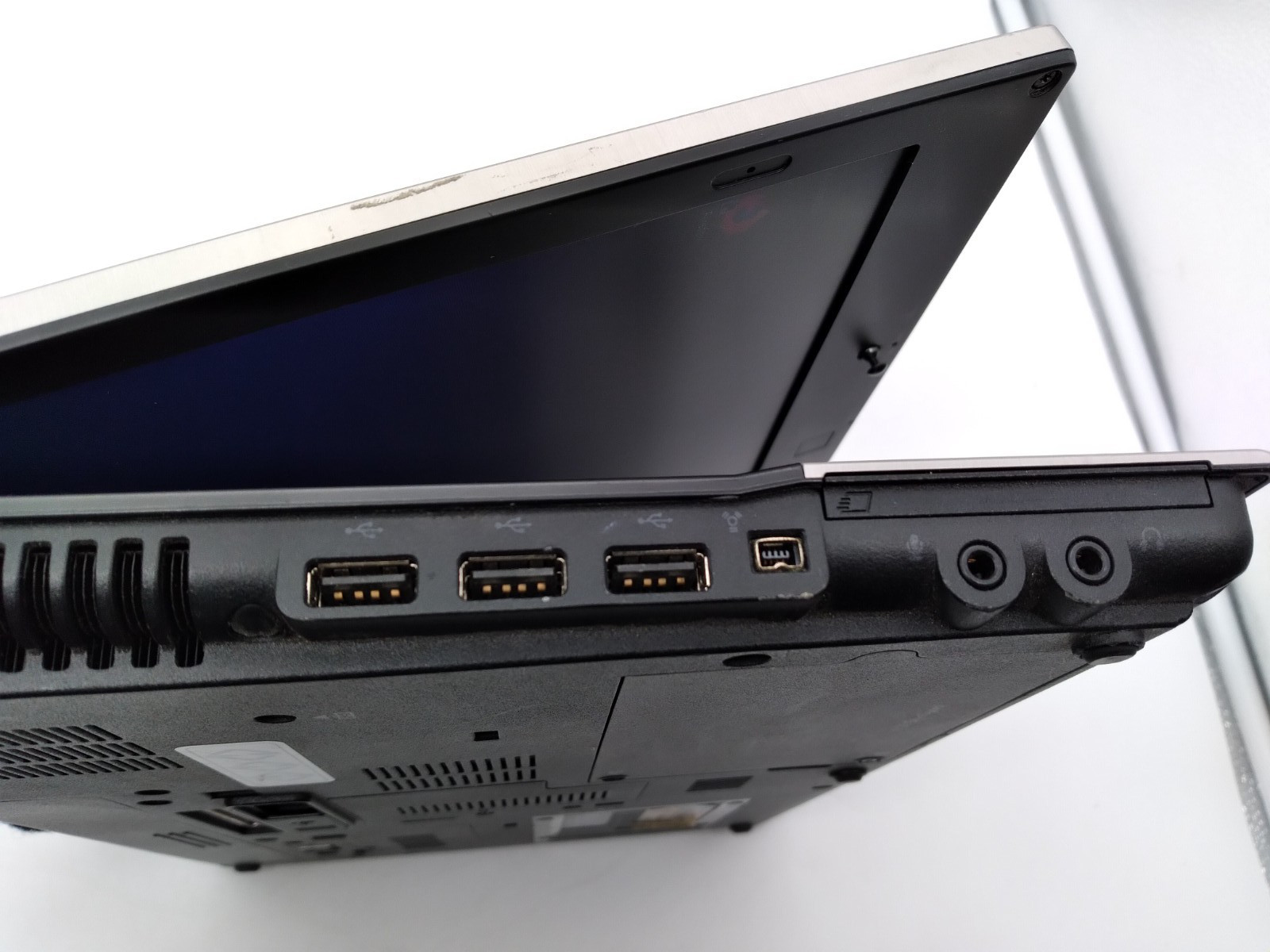 HP EliteBook 8440p Laptop Intel i5-M520 2.4GHz 4GB RAM 250GB HDD Windows 7 Pro
