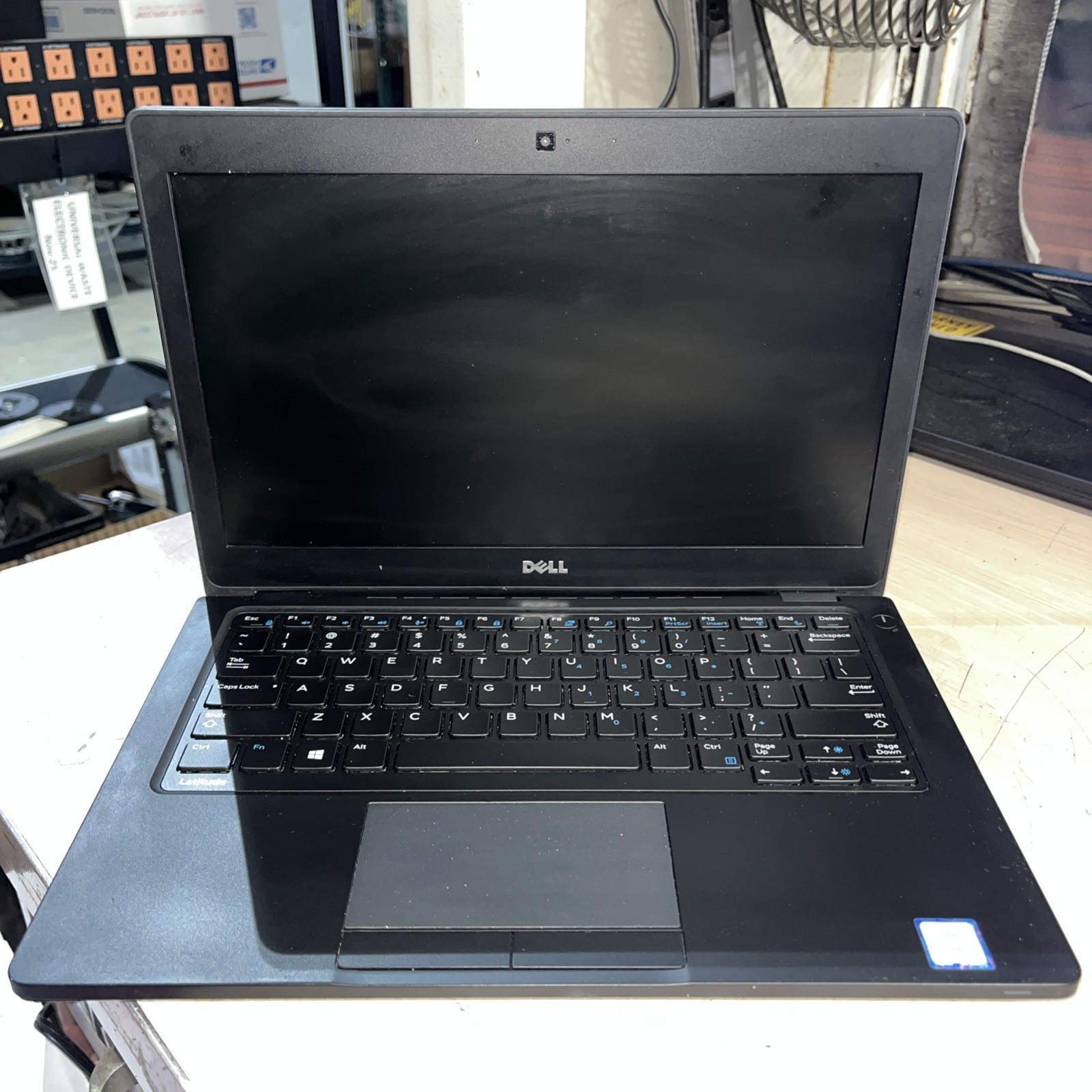 DELL LATITUDE 5280 INTEL CORE I3-7100U 2.40GHZ 8GB RAM NO HD