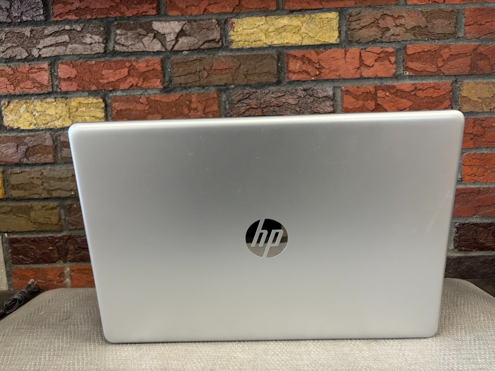 HP Laptop 17-ak0xx