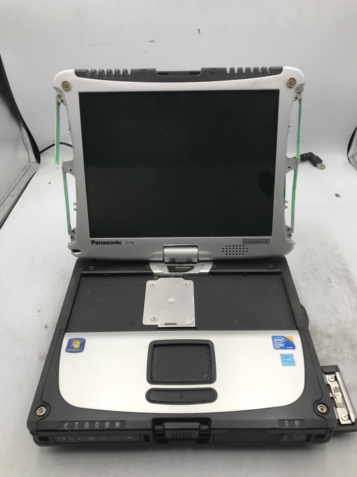 PANASONIC TOUGHBOOK CF-19 – FOR PARTS – INTEL I5 3RD GEN – NO RAM -READ DESC- BB