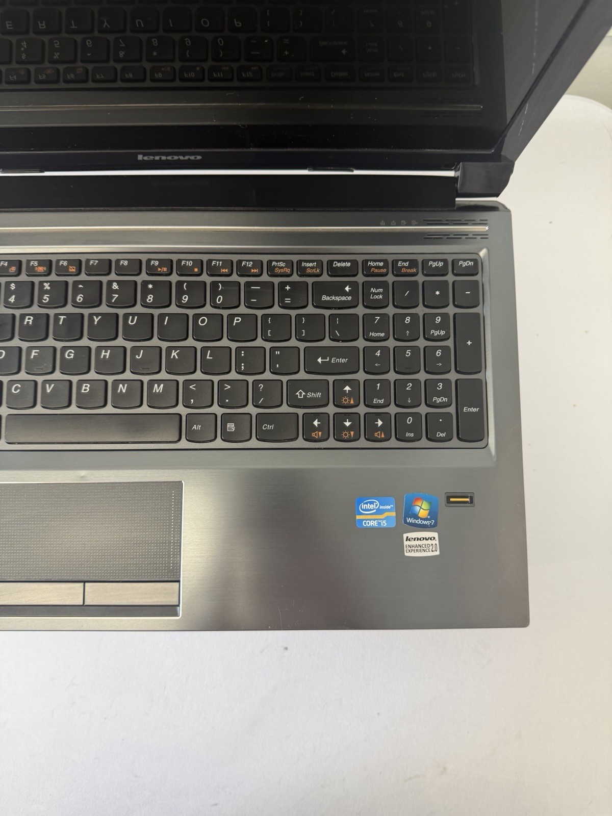 Lenovo V570 Laptop – Good Screen – Intel i5-2450M – RAM 6 GB – Read Des