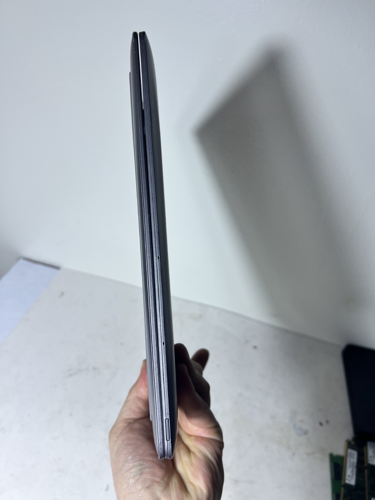 HP x2 210 G1 Convertible 2-in-1 Intel Atom X5-Z8300 4GB RAM 64GB SSD as-is READ!
