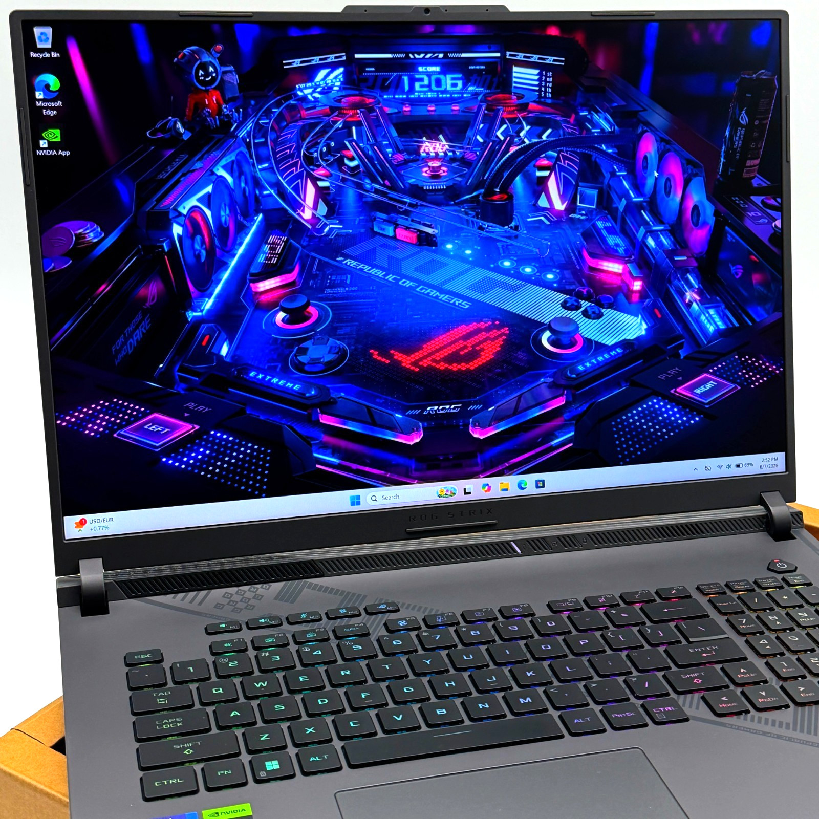 FAST Asus ROG Strix 18 G814 240Hz QHD+ 5.6GHz i9-13980HX 1TB – NVIDIA RTX 4080