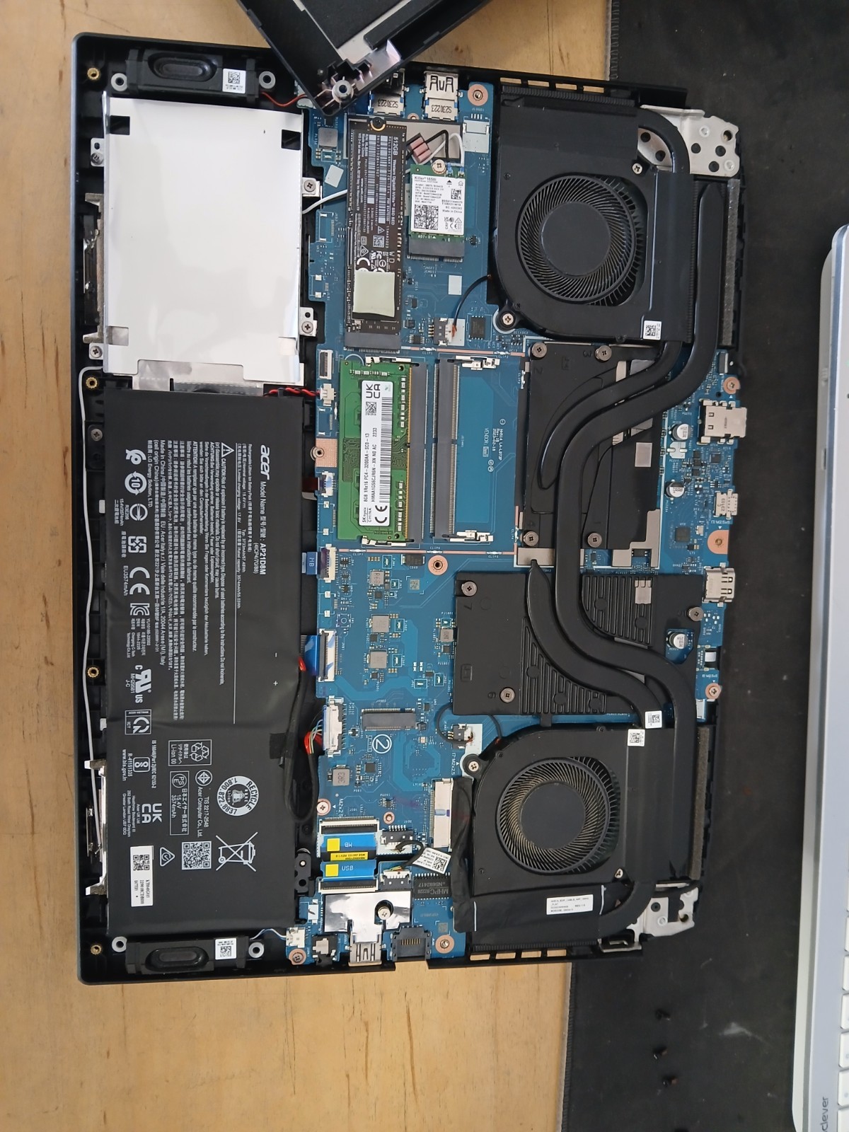 acer nitro 5 AN515-58-525 i5-12500H 8GB 512GB- FOR PARTS/MOTHERBOARD NOT WORKING