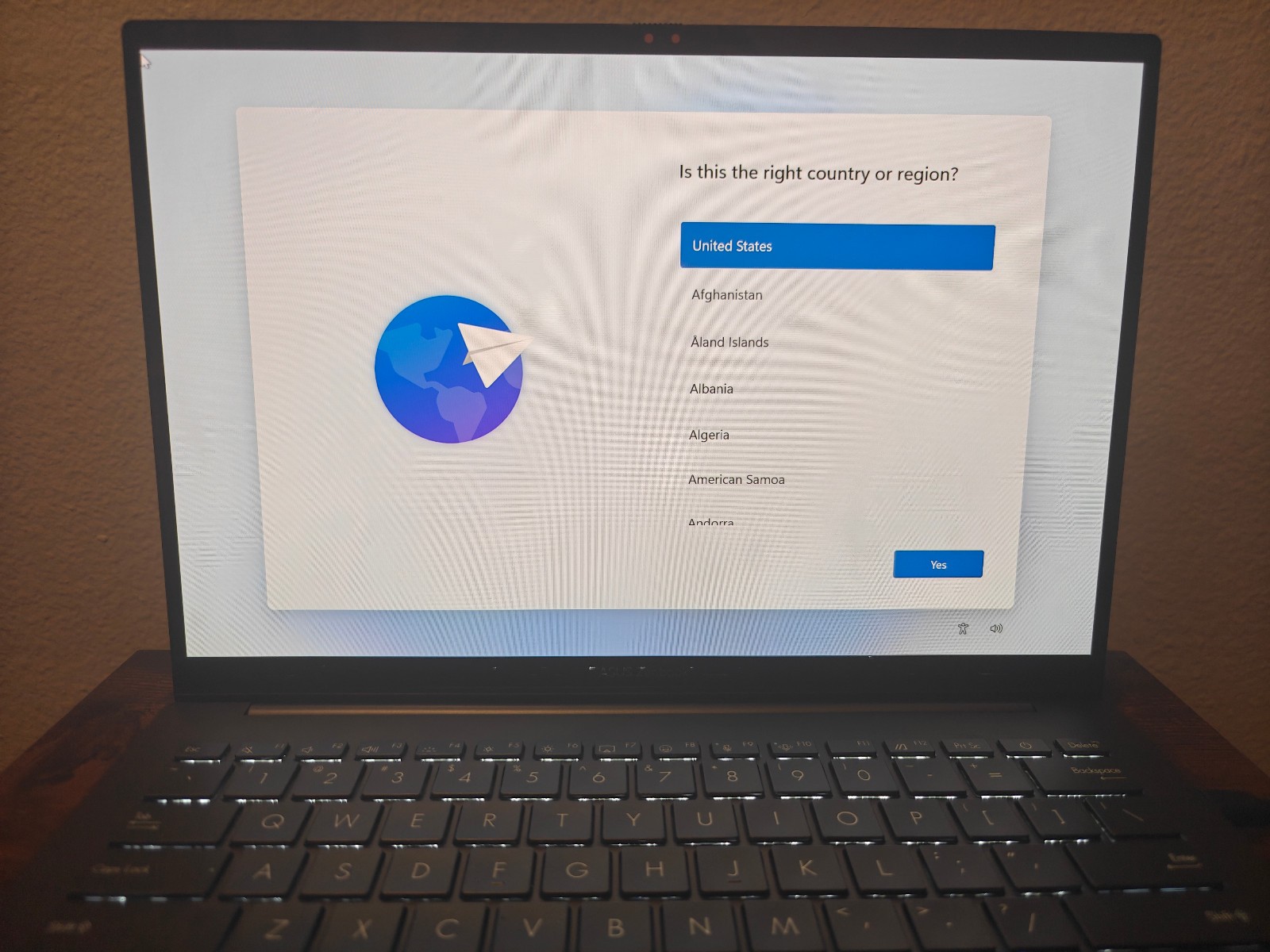 ASUS Zenbook 14 UX3405, Intel Ultra 9 285H, 32GB DDR5, 1TB SSD, OLED Touchscreen