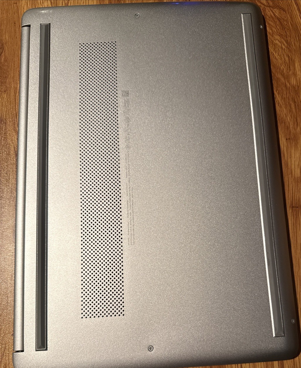 Laptop + Charger HP AMD Ryzen 3 3250U 8GB DDR4 Ram 119gb Storage