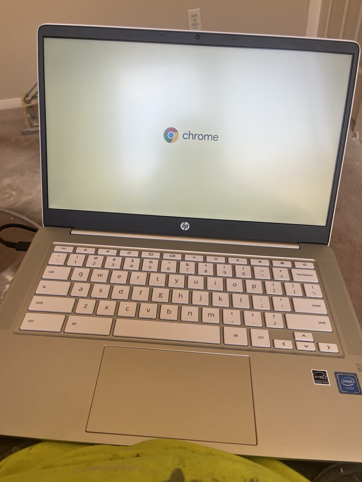 HP Chromebook 14a-na0023nr 14in Celeron N4020 4GB 32GB eMMC Chrome OS White