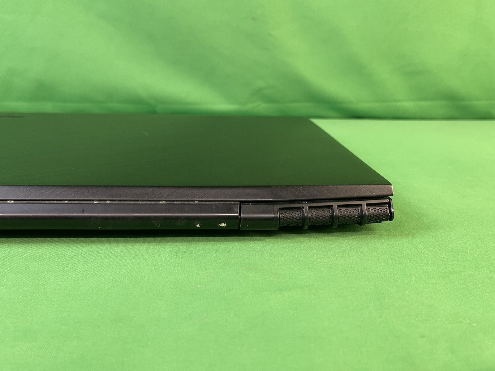 Lenovo Y50 Touch 15.6″ FHD Gaming Laptop i7-4720HQ 8GB RAM, 1TB, GTX 960M Win 10