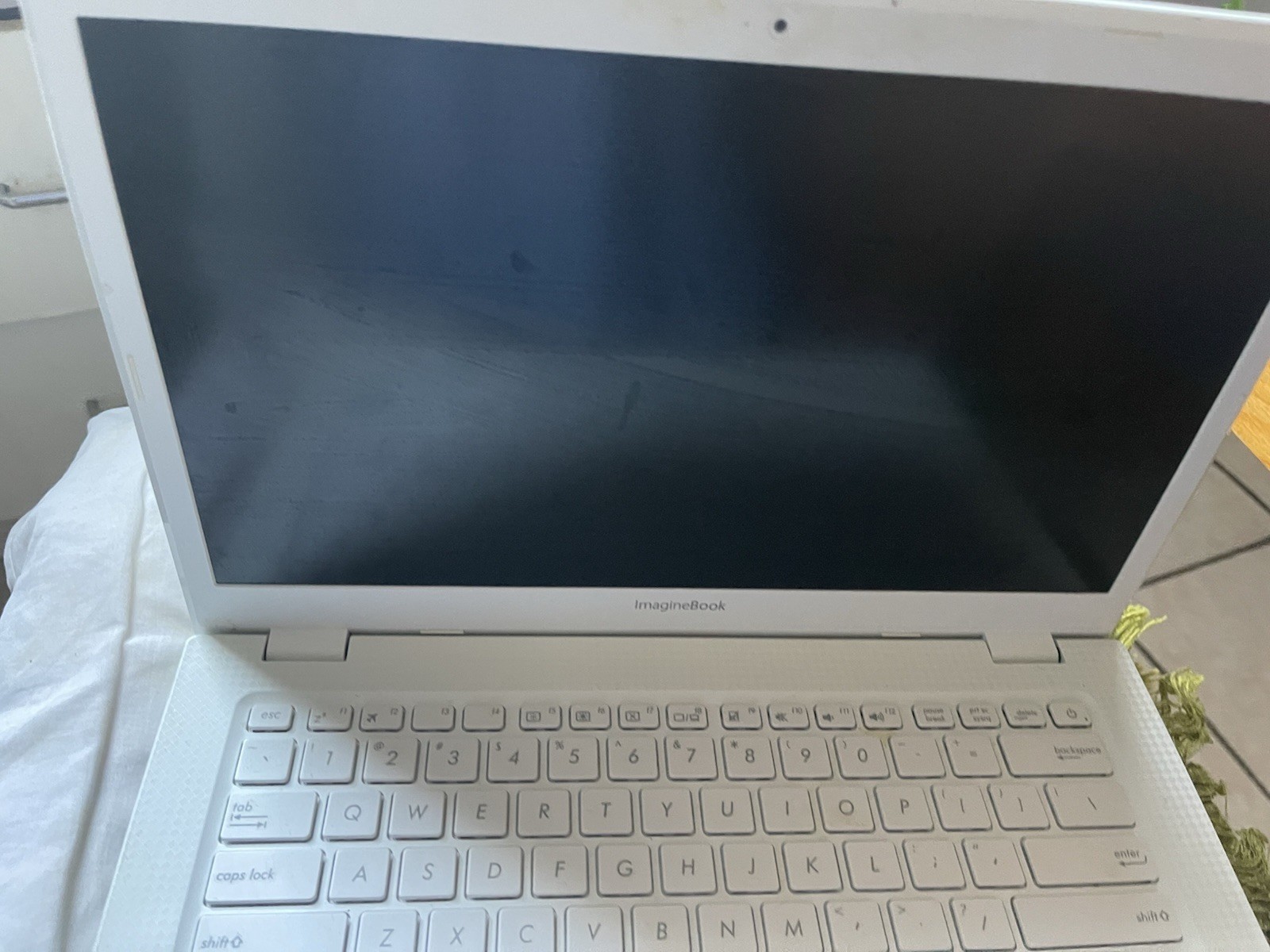 ASUS ImagineBook MJ401TA Laptop Intel Core M3