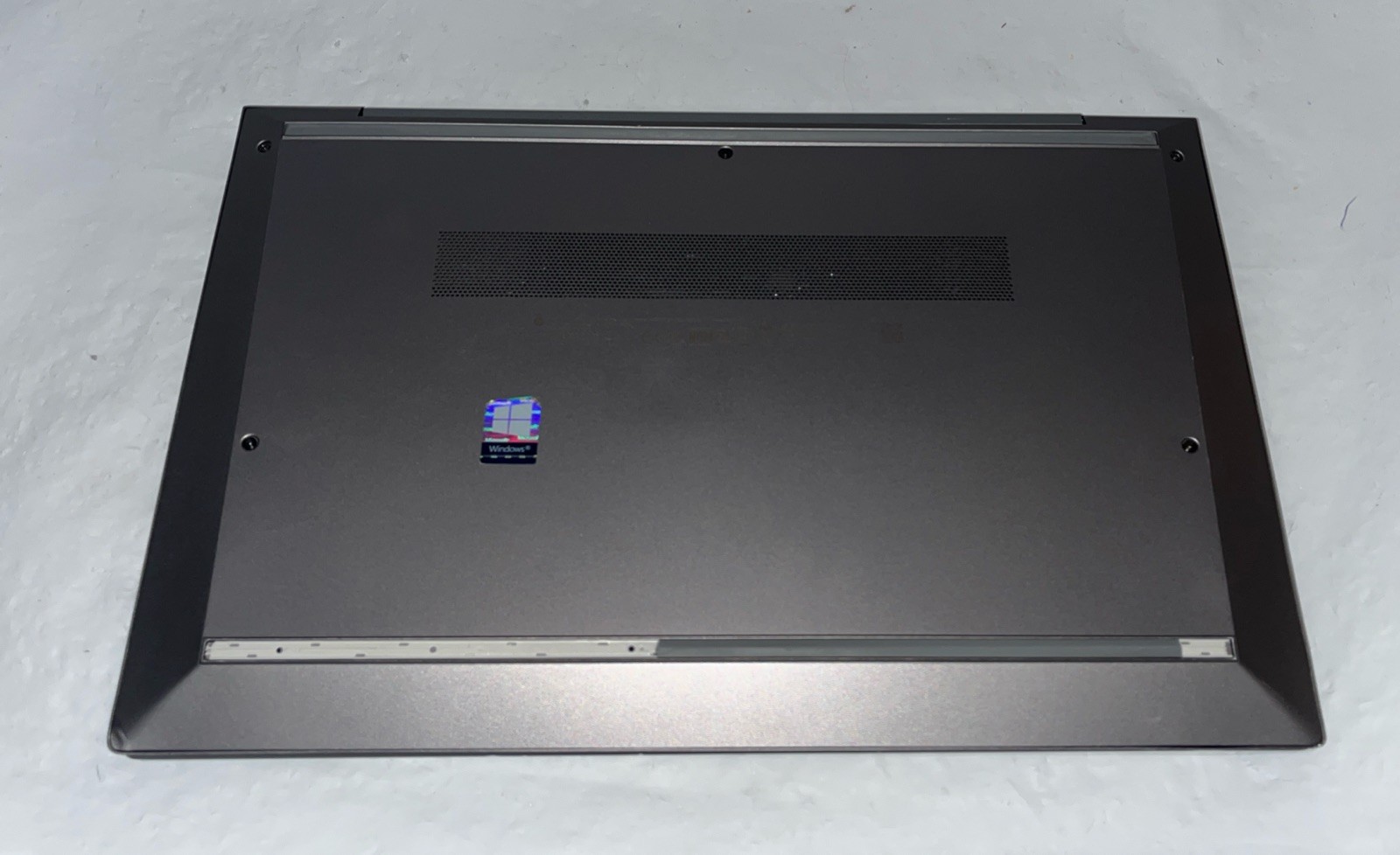 HP Z Book Firefly 14 G8 14″ i7-1185G7@3.0GHz, 16GB RAM, 1 TB M2, W11P *READ*
