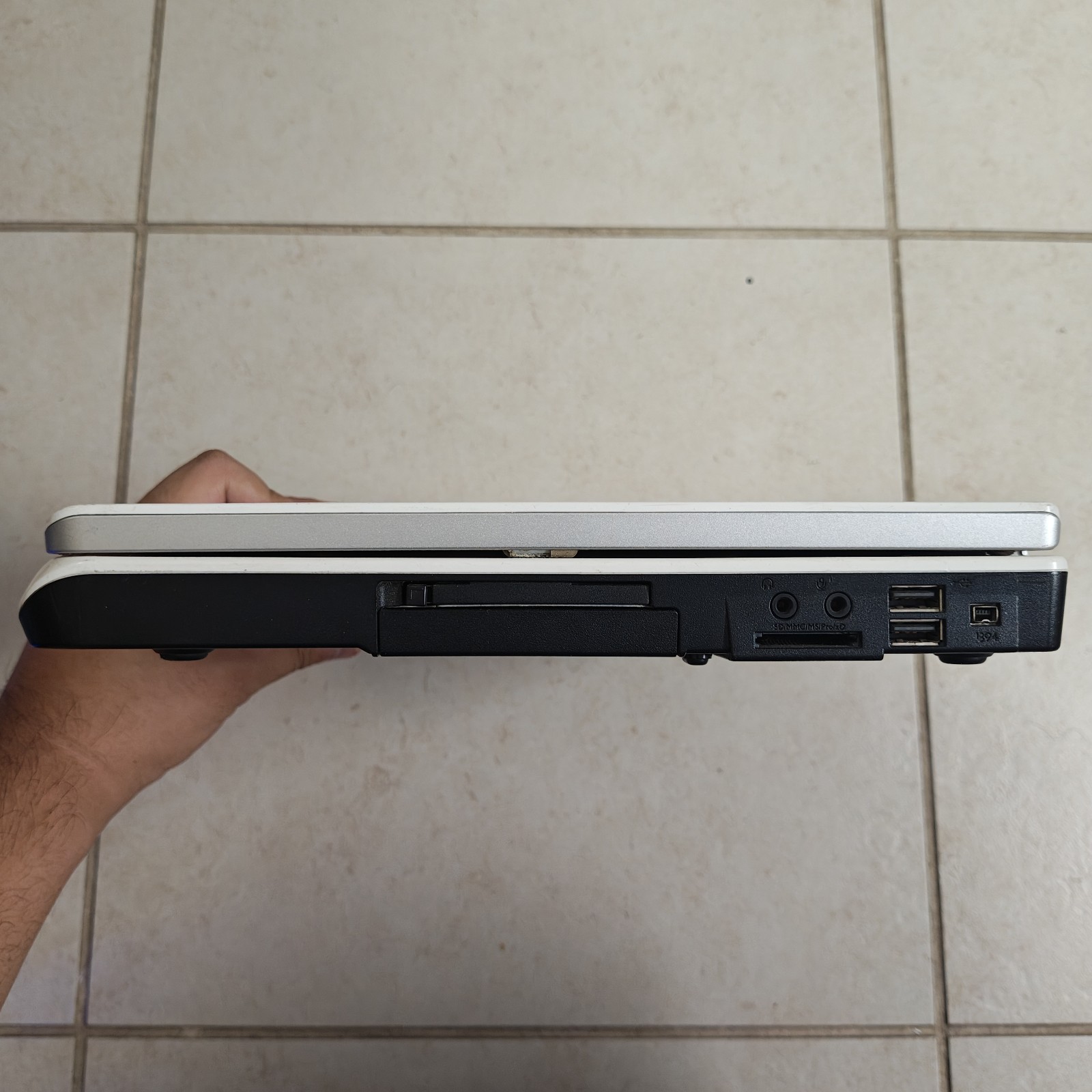 Dell Inspiron E1505 15.4″ Laptop – NO HDD/1GB RAM – Intel Core Duo #3925