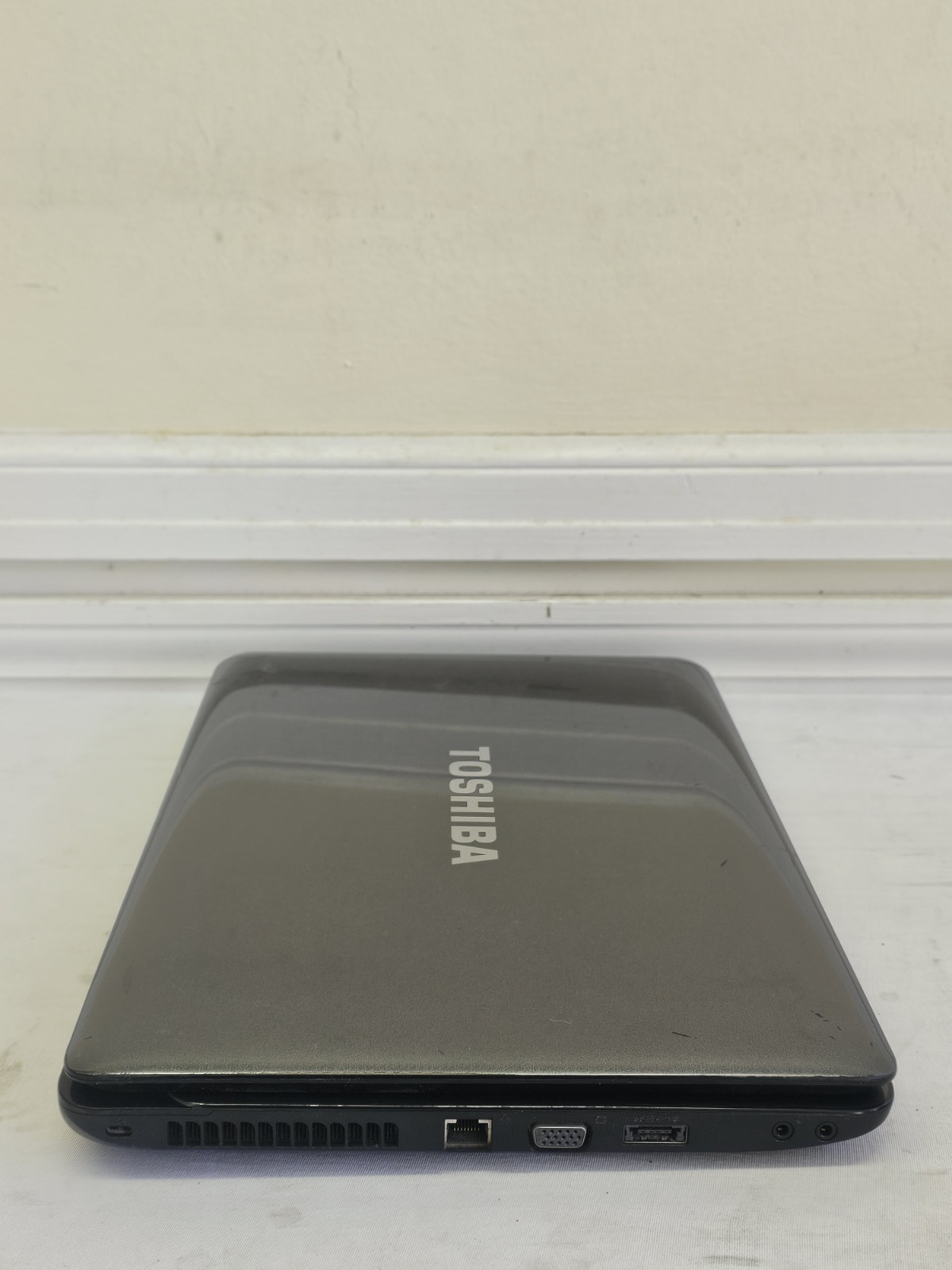 Toshiba Satellite L655-S5150 Laptop – Intel Pentium P6200 – NO BATT NO OS READ