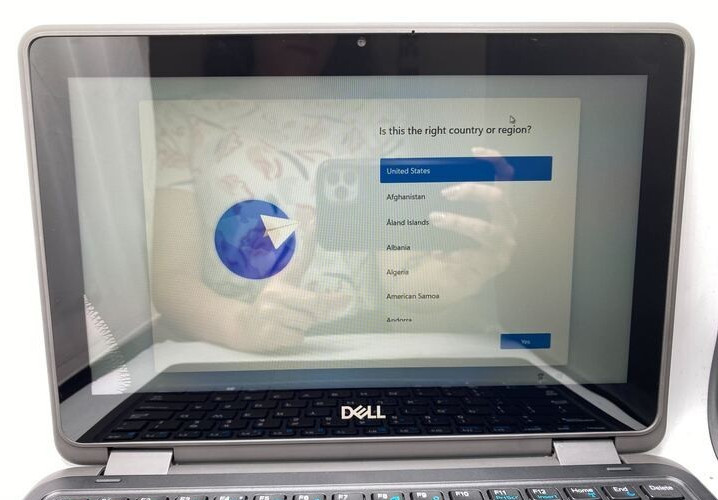 Dell Latitude 3190 2-in-1 11.6″ Pentium Silver N5030 @1.10GHz 4GB RAM 128GB SSD