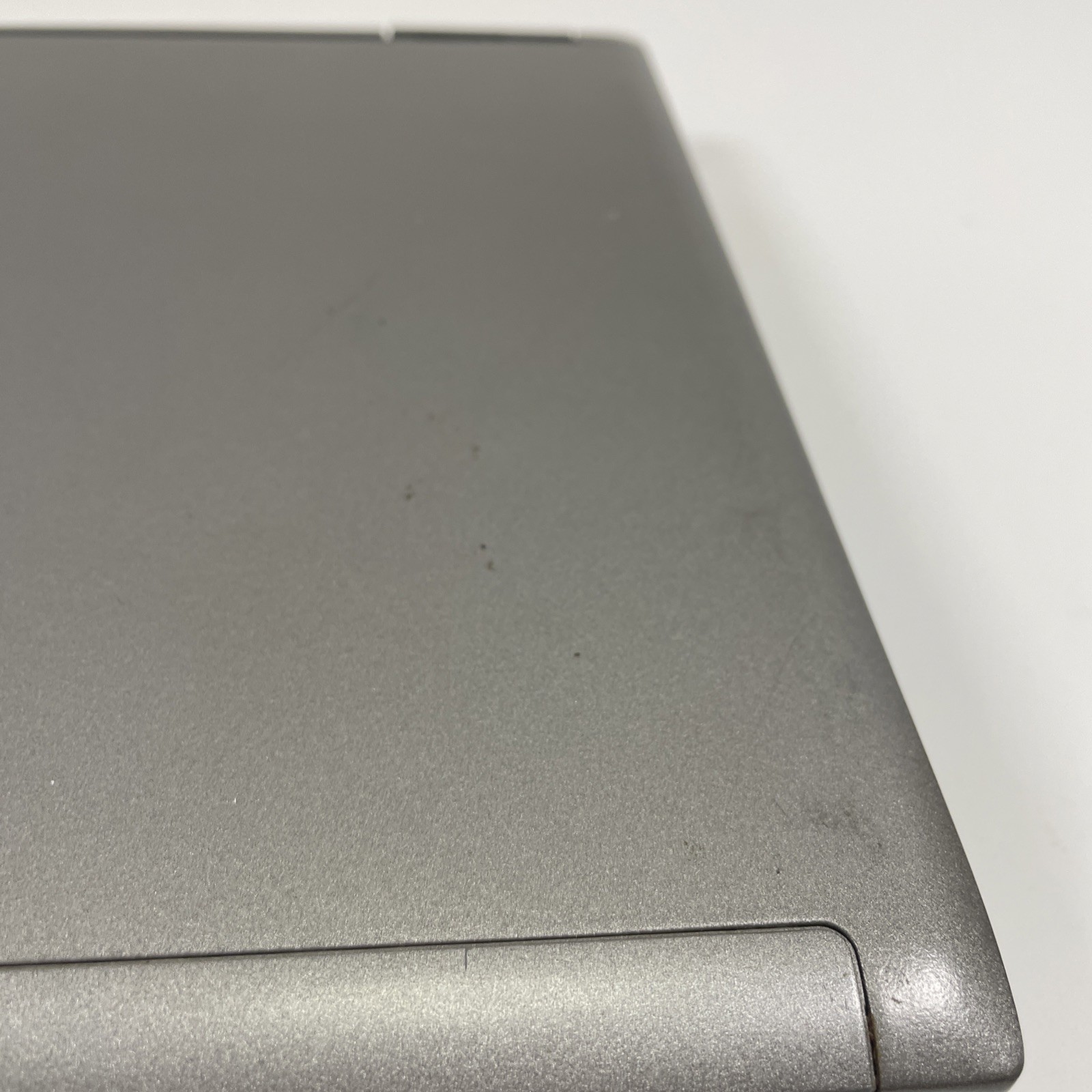 DELL LATITUDE D410 – No Hard Drive – INTEL CENTRINO – 2 GB RAM *READ DESCRIPTION