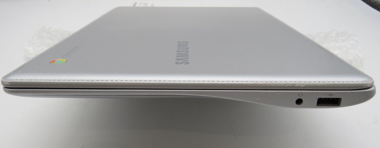 Samsung Chromebook-11.6″-Celeron-N2840@2.1GHz-2GB RAM-16GB internal-NO OS
