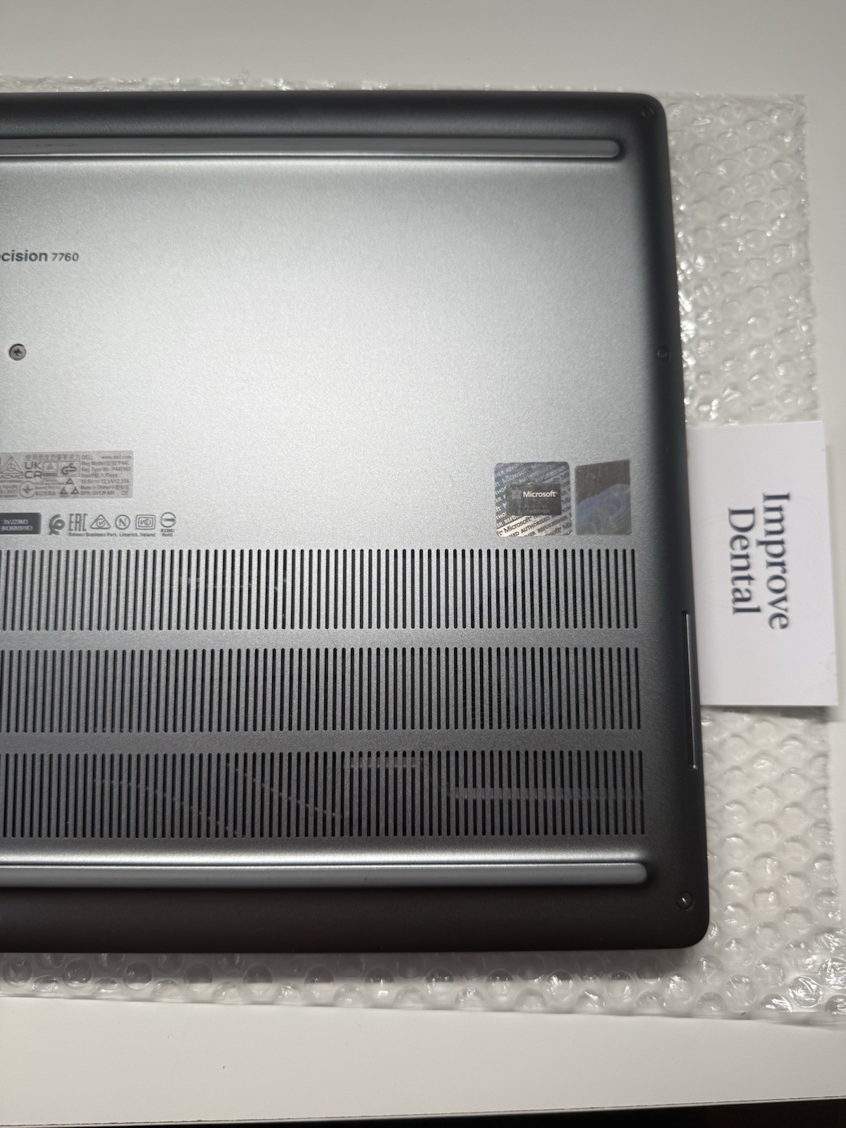 Dell Precision 7760 4K Xeon W-11855M 64GB (2×32)RAM 1TB SSD RTX A5000 16 GB