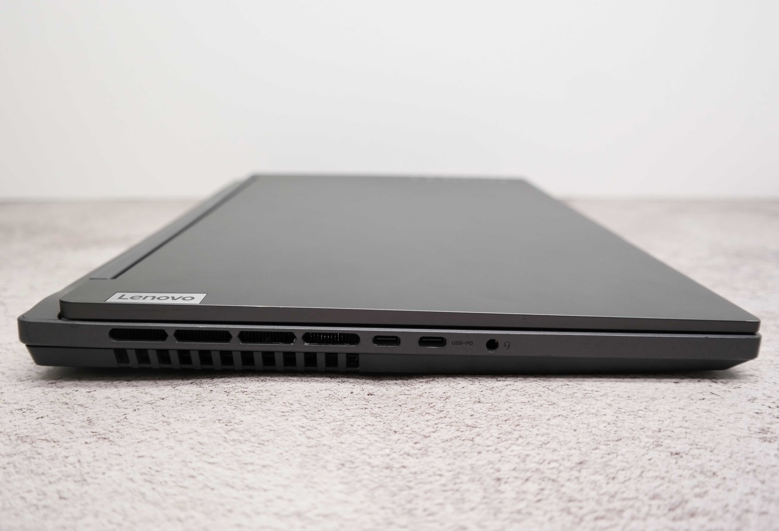 Lenovo Legion Slim 5 16APH8 Ryzen 5 7640HS BROKEN