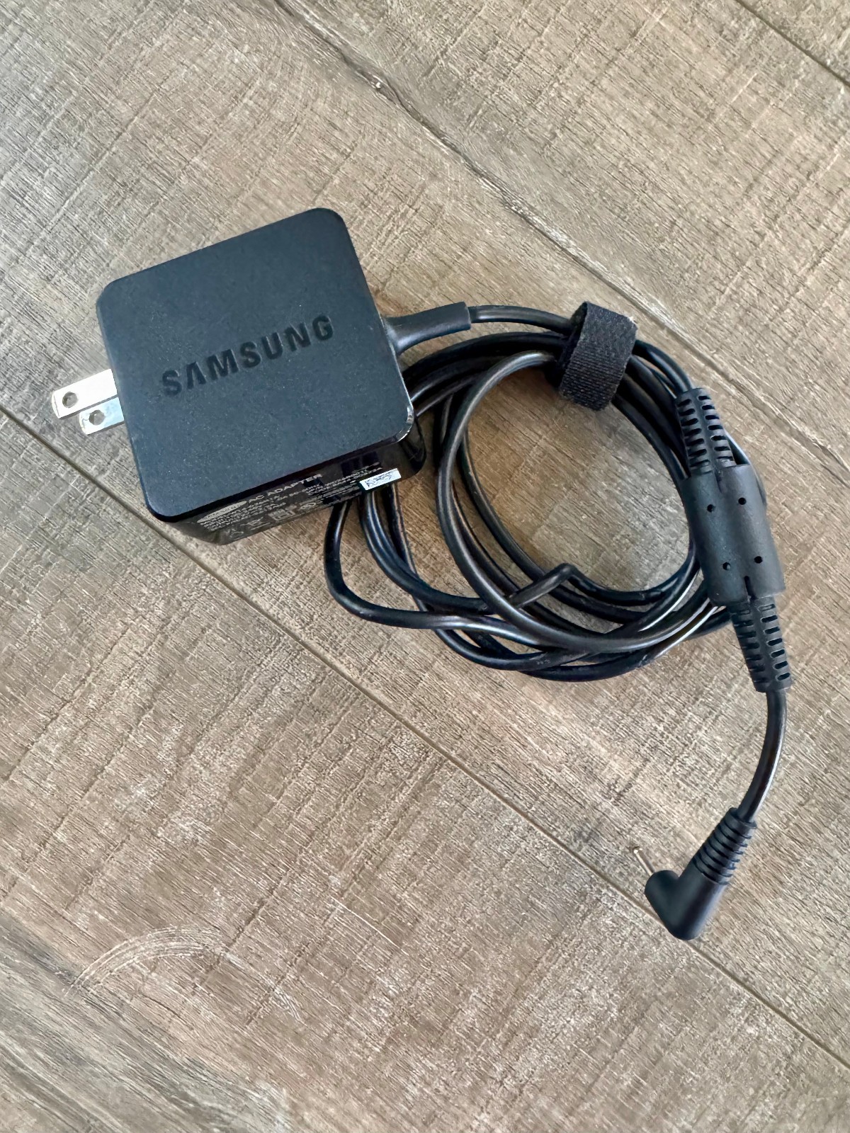 Samsung Chromebook 3 ‎XE500C13-K05US 11.6” 16GB, 2GB RAM, Charger – Excellent