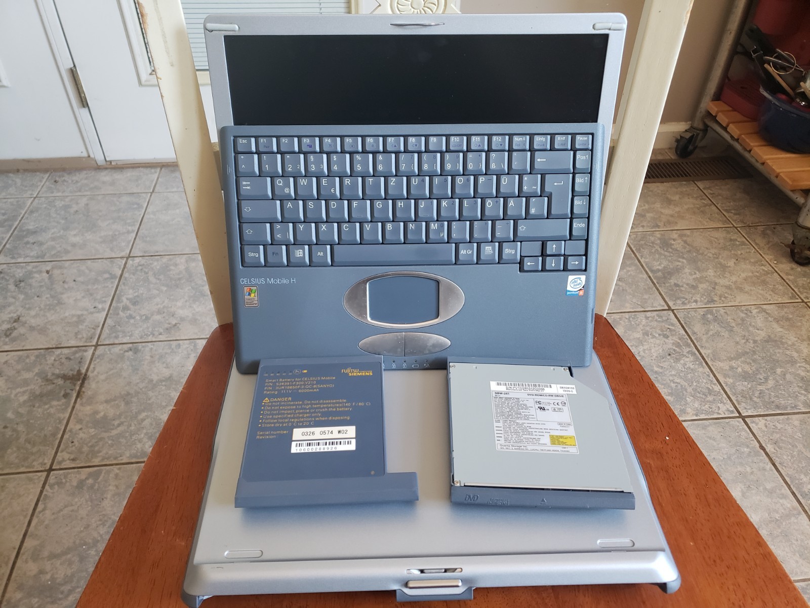 RARE Fujitsu Siemens Celsius Mobile H WF2H BS015 Nvidia 500 GoGL Wireless Kb Xp