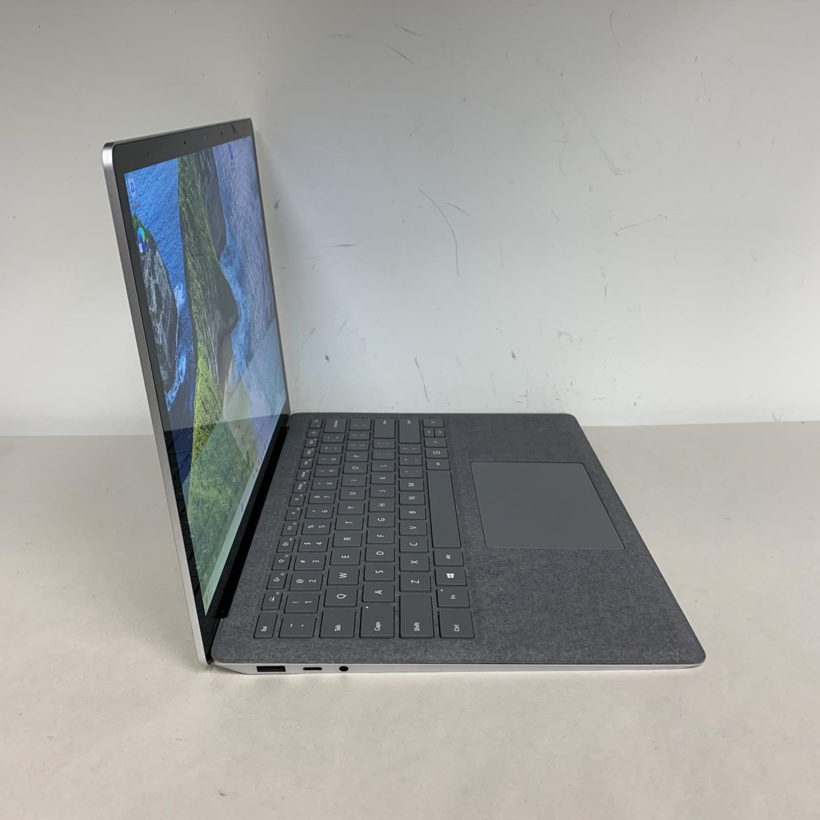 Microsoft Surface Laptop 3 1867 i5-1035G7 8GB RAM 512GB SSD Win11 Pro | READ