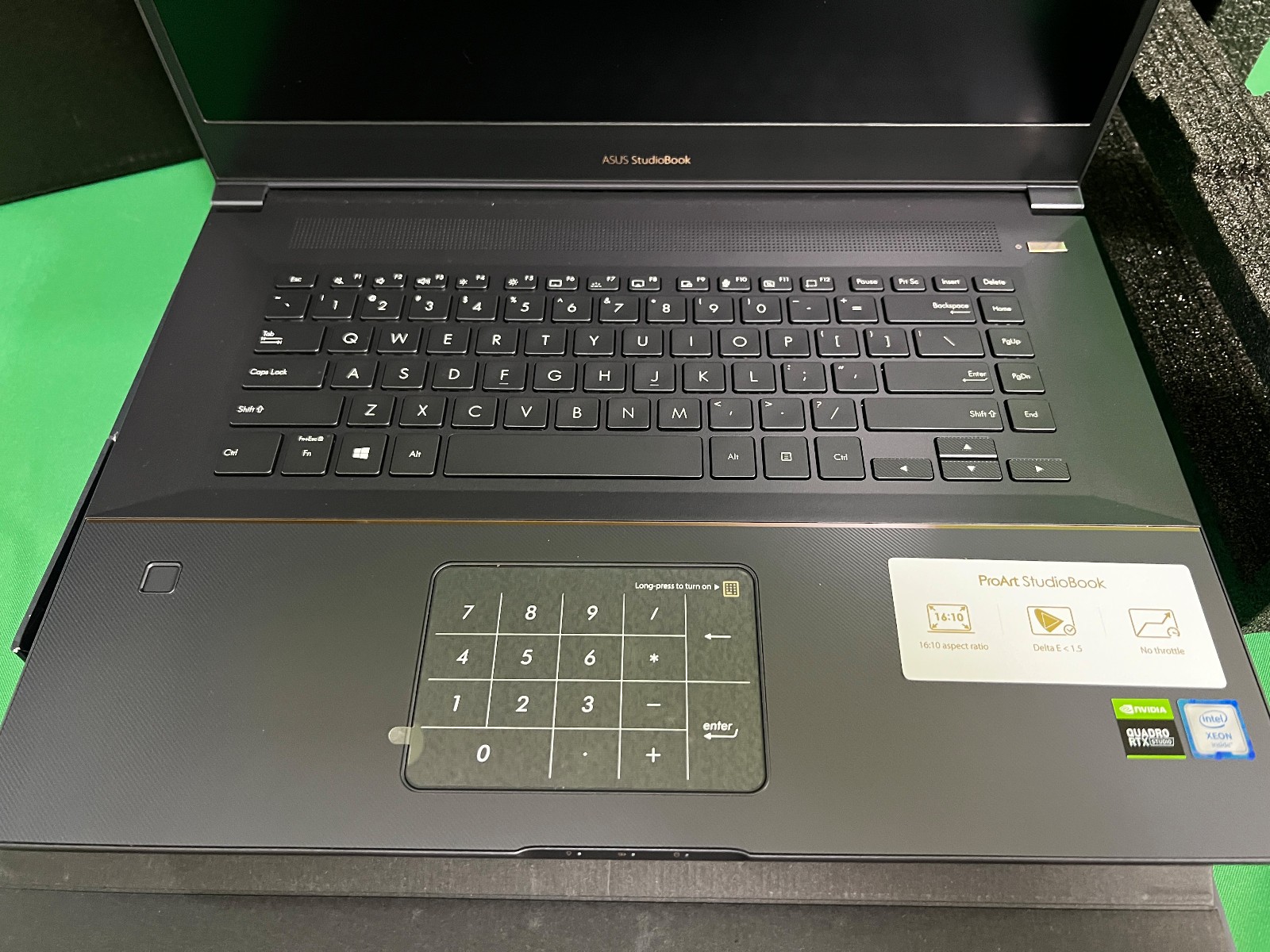 ASUS ProArt StudioBook Pro Laptop W700G Xeon E-2276M 32GB RAM – 2x 1 TB SSD – OB
