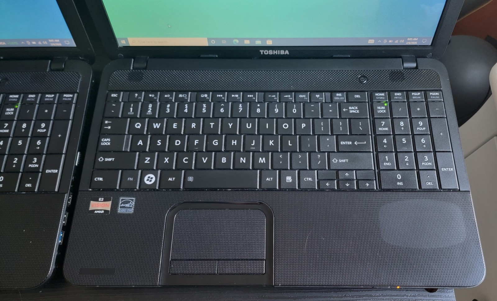 2x Toshiba Satellite C855D Laptop AMD E2-1800 1.7 GHz 8GB RAM 500/300 GB Win 10